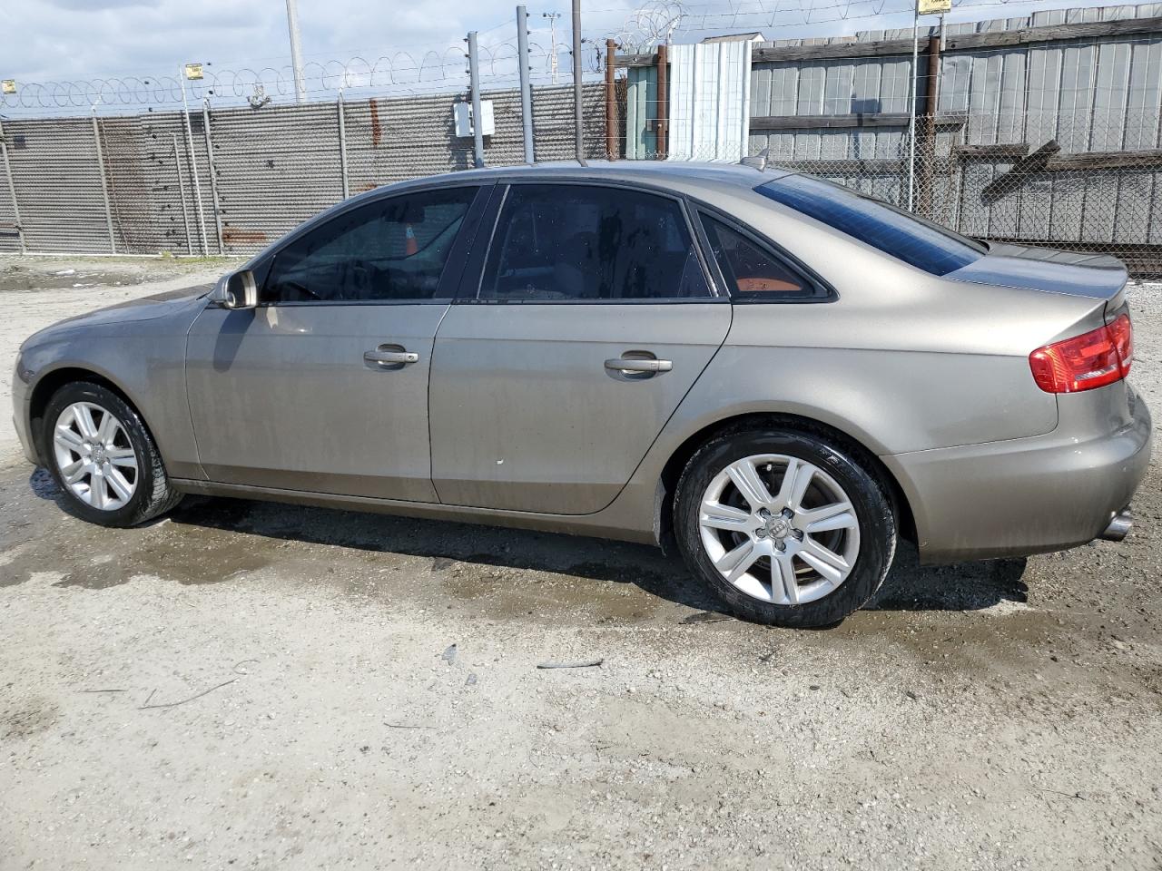 Photo 1 VIN: WAUAFAFL5AN036617 - AUDI A4 