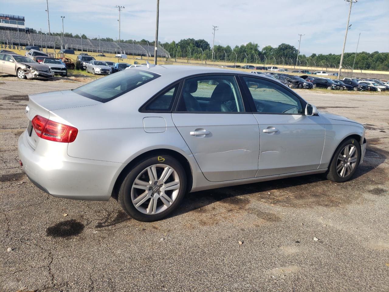 Photo 2 VIN: WAUAFAFL6BN055341 - AUDI A4 