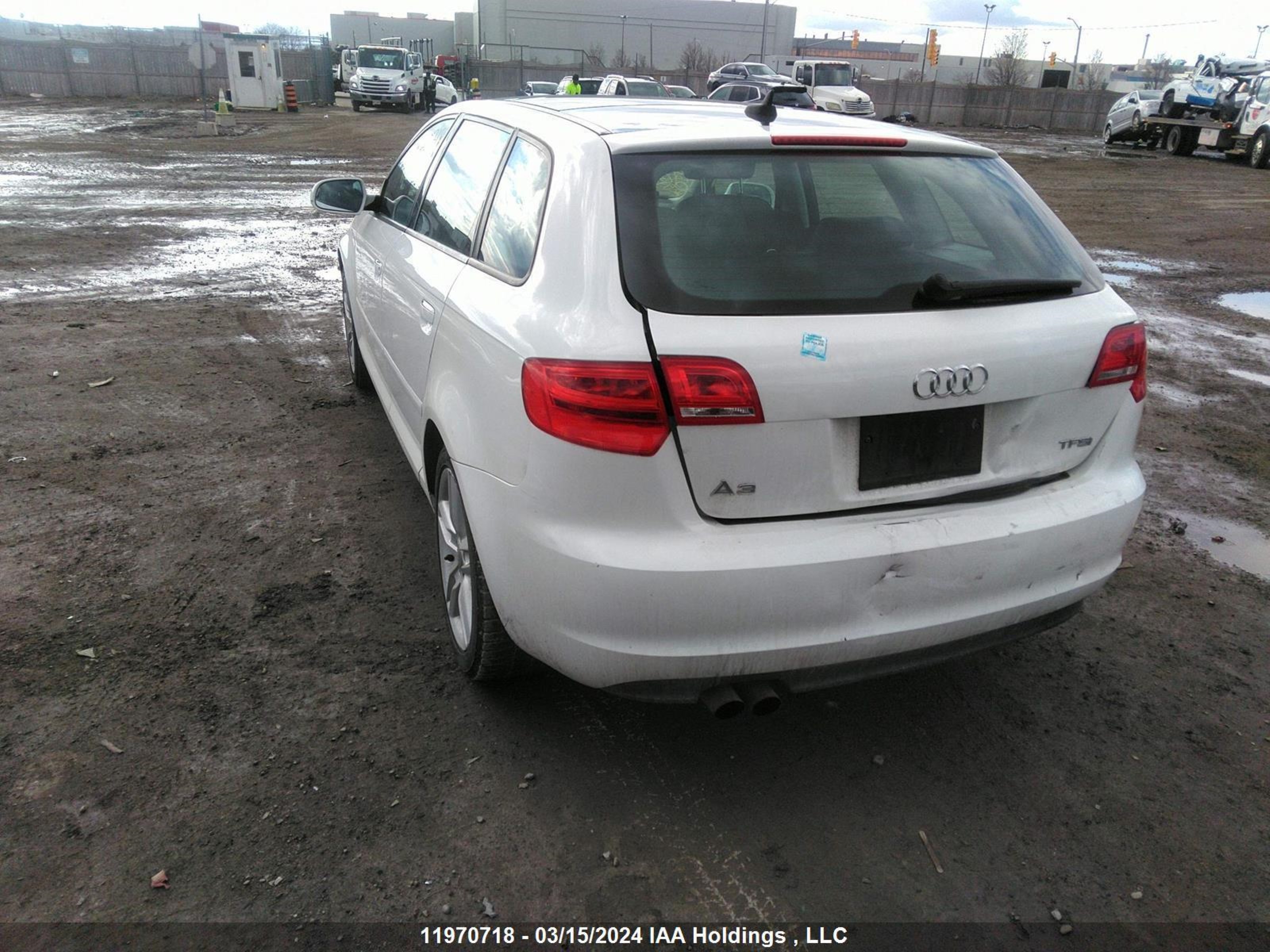 Photo 2 VIN: WAUAFCFM4BA066852 - AUDI A3 