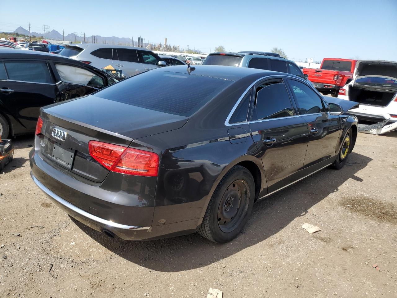 Photo 2 VIN: WAUAGAFD9DN001167 - AUDI A8 