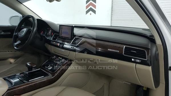 Photo 30 VIN: WAUAGB4H0DN001019 - AUDI A8 