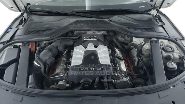 Photo 32 VIN: WAUAGB4H0DN001019 - AUDI A8 