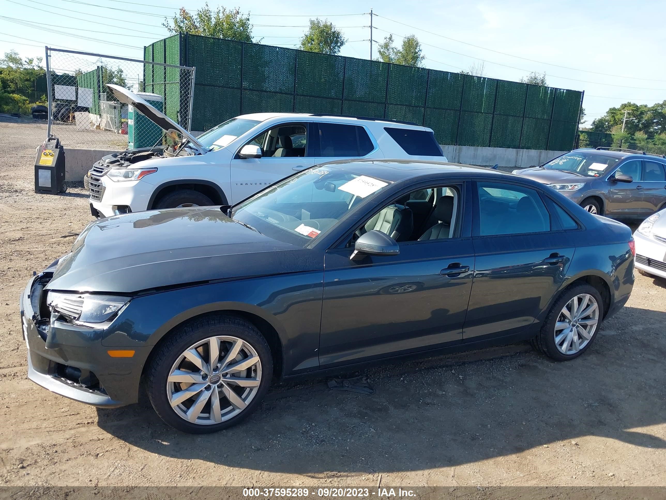 Photo 13 VIN: WAUANAF44HN064379 - AUDI A4 