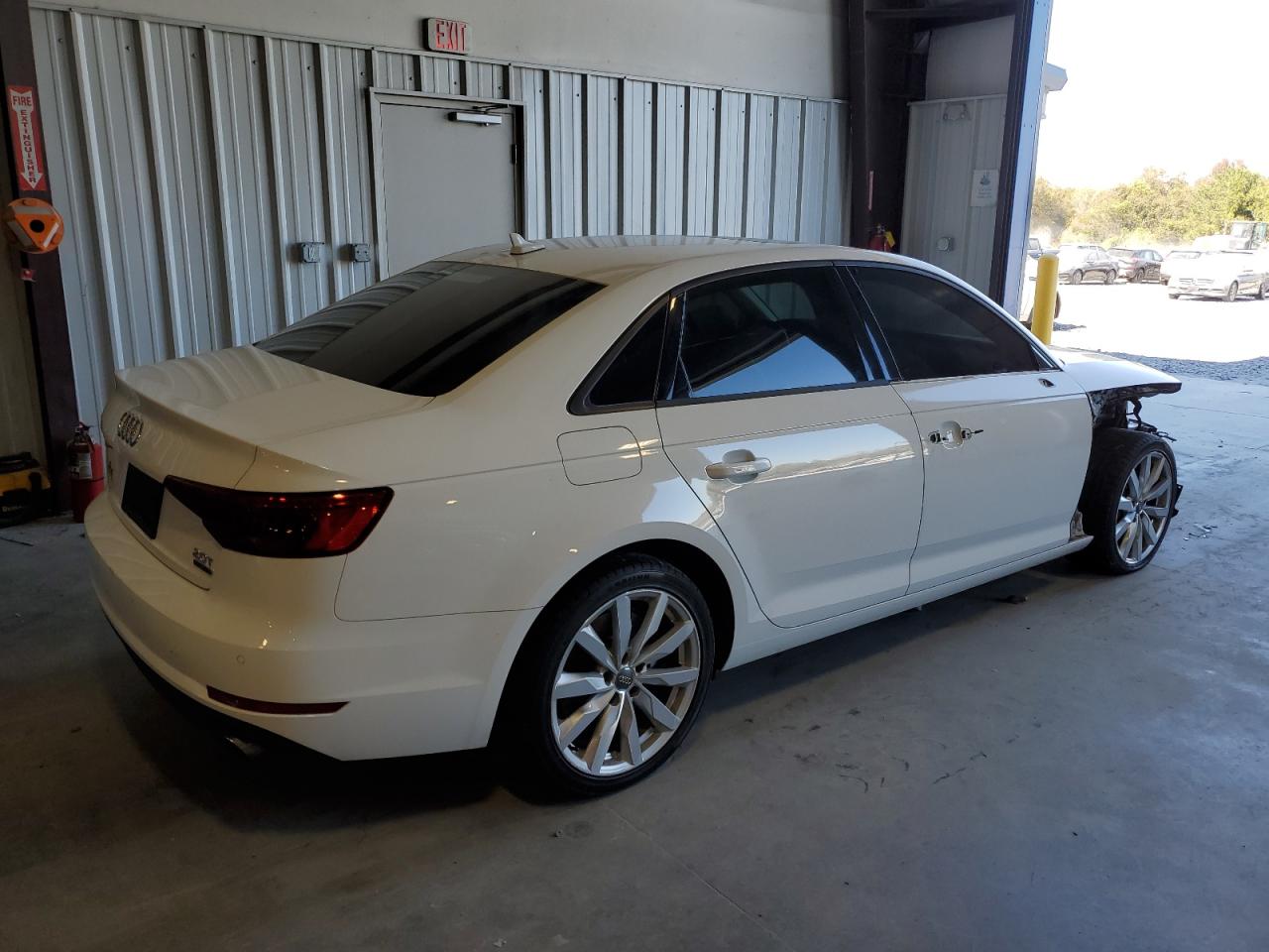 Photo 2 VIN: WAUANAF46HN006192 - AUDI A4 