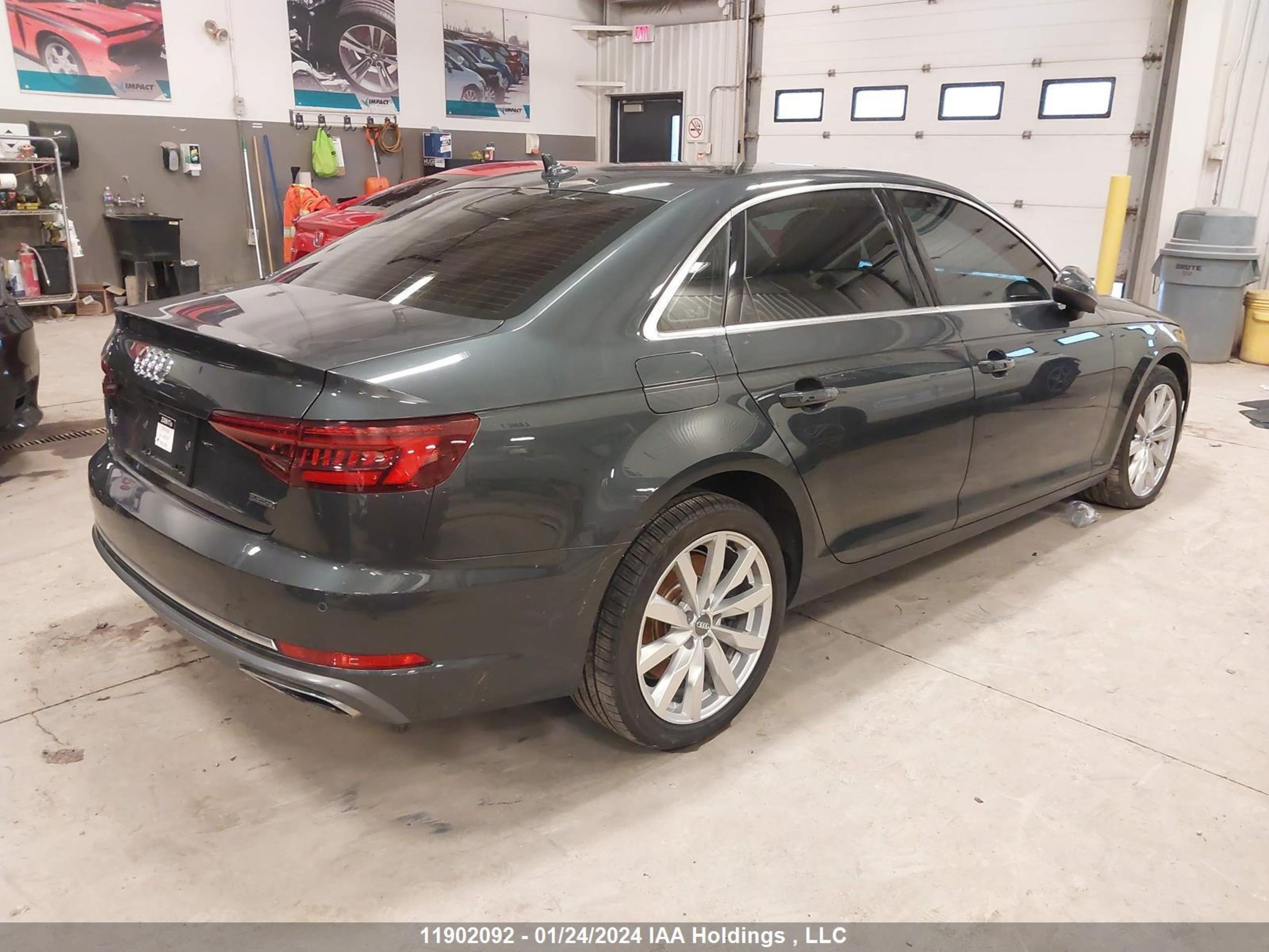 Photo 3 VIN: WAUANAF46KN002215 - AUDI A4 