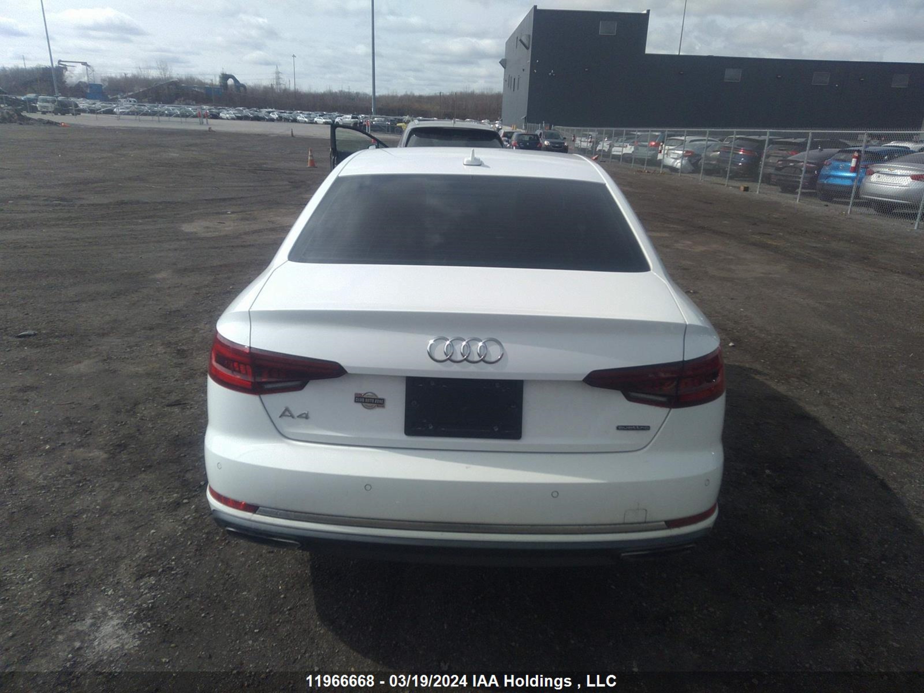 Photo 16 VIN: WAUANAF49KN020272 - AUDI A4 