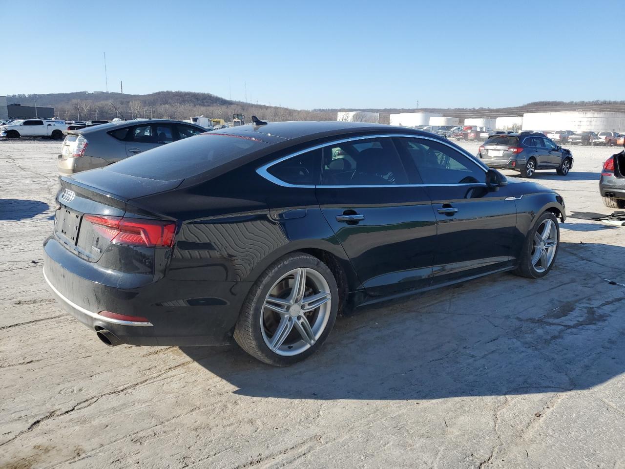 Photo 2 VIN: WAUANCF57KA008214 - AUDI A5 