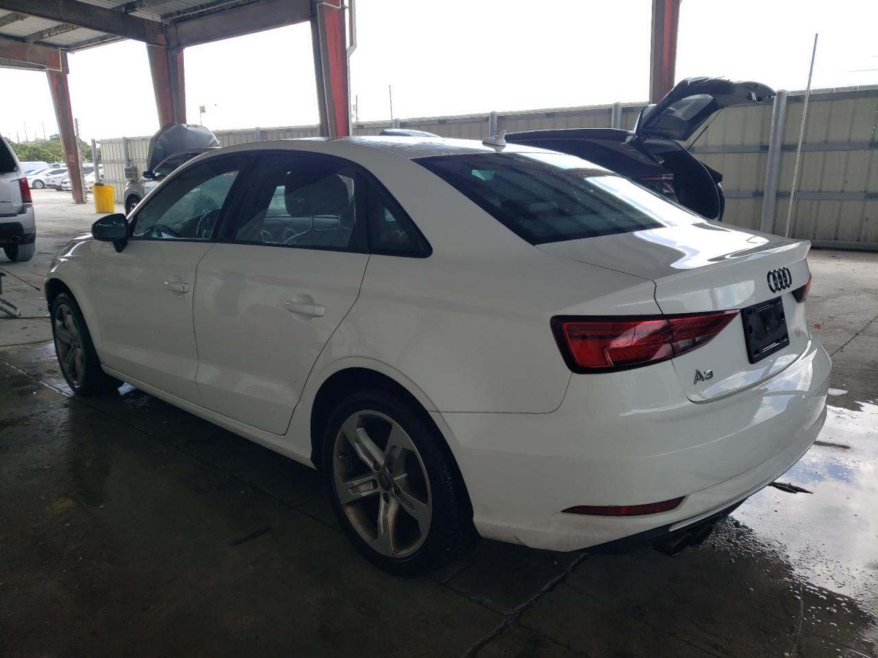 Photo 1 VIN: WAUAUGFF0H1074874 - AUDI A3 