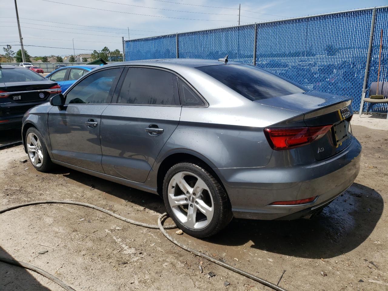 Photo 1 VIN: WAUAUGFF0J1084357 - AUDI A3 