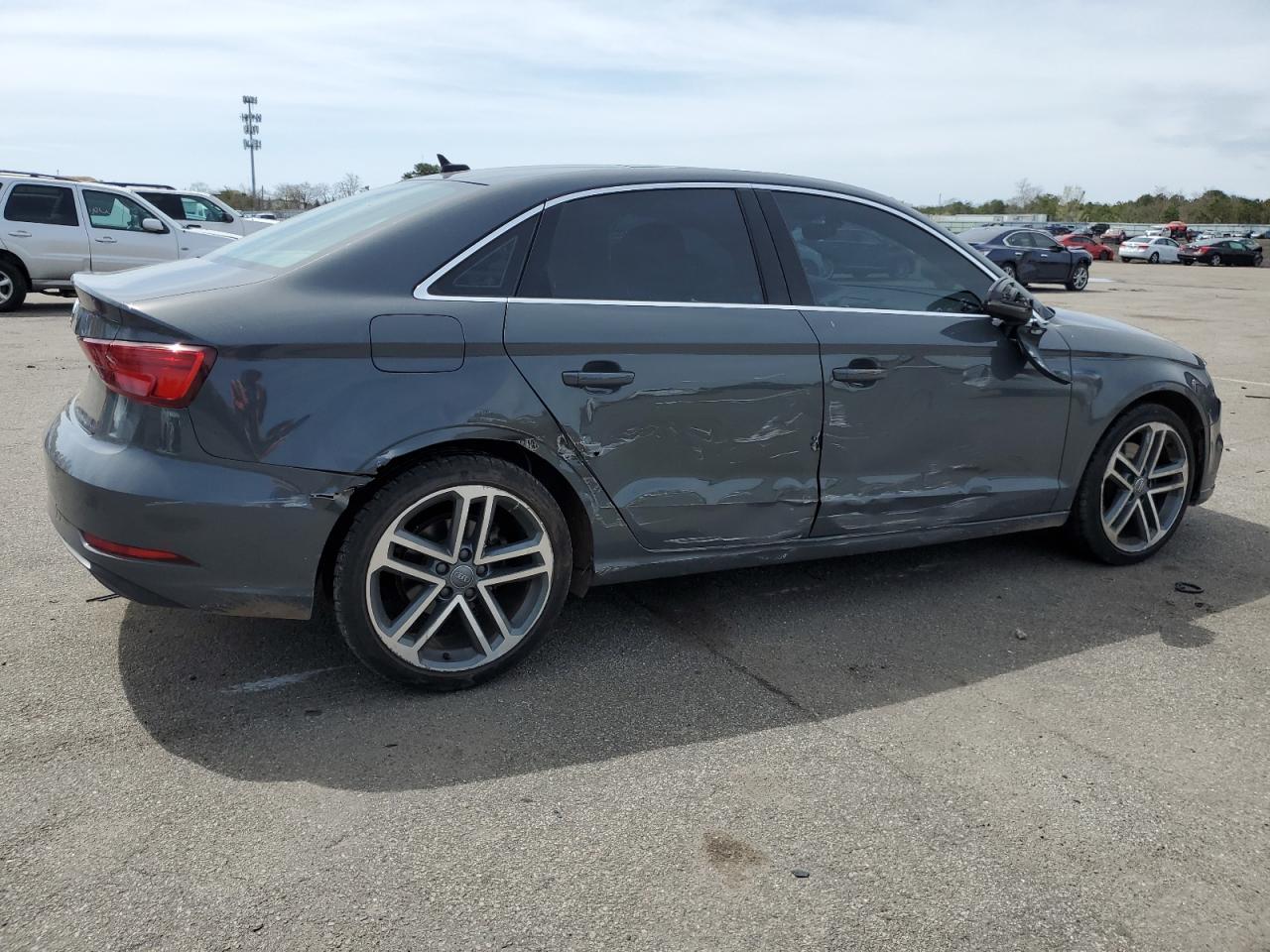 Photo 2 VIN: WAUAUGFF0K1010521 - AUDI A3 