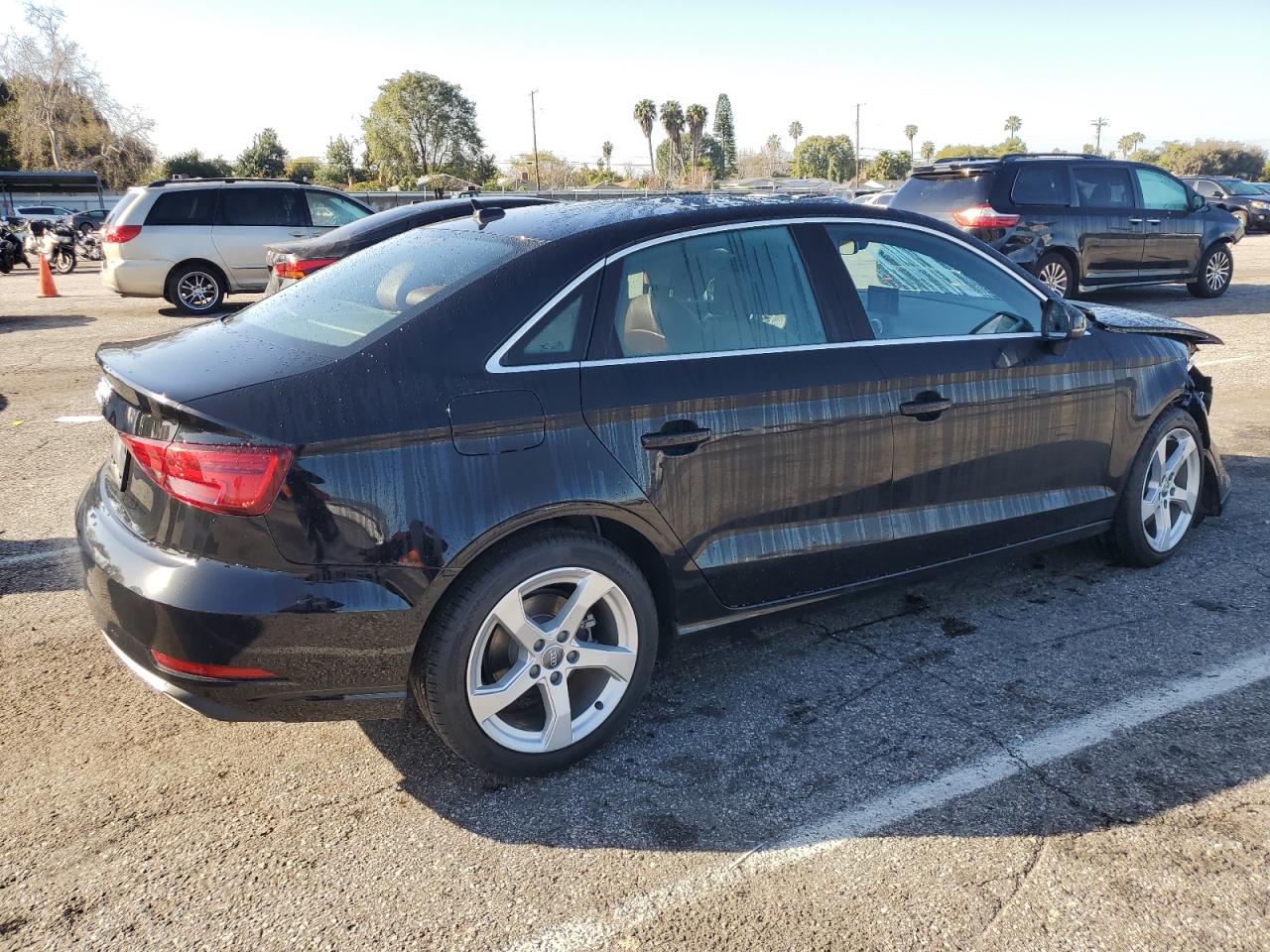 Photo 2 VIN: WAUAUGFF0K1012267 - AUDI A3 