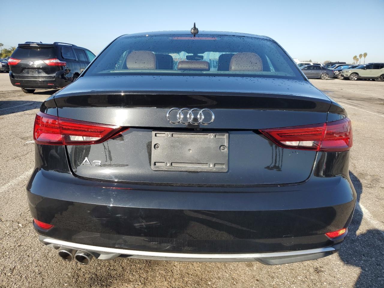 Photo 5 VIN: WAUAUGFF0K1012267 - AUDI A3 