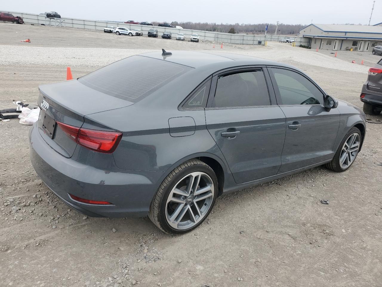 Photo 2 VIN: WAUAUGFF0LA103492 - AUDI A3 