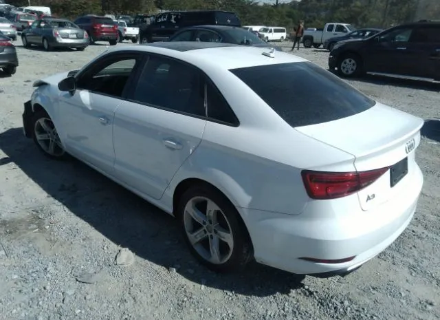 Photo 2 VIN: WAUAUGFF1H1031774 - AUDI A3 SEDAN 