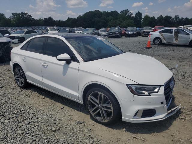 Photo 3 VIN: WAUAUGFF1J1015774 - AUDI A3 