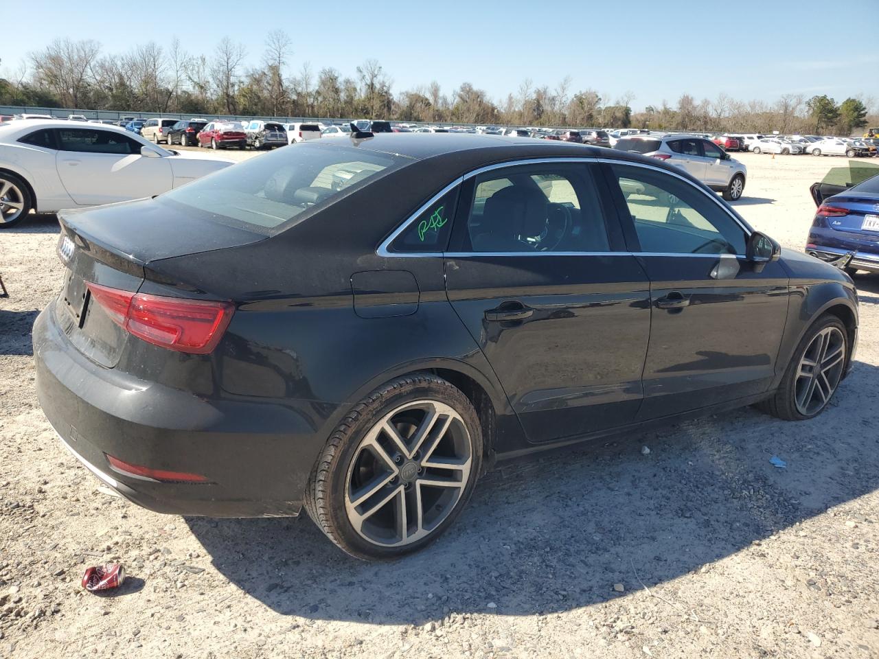 Photo 2 VIN: WAUAUGFF1K1011743 - AUDI A3 