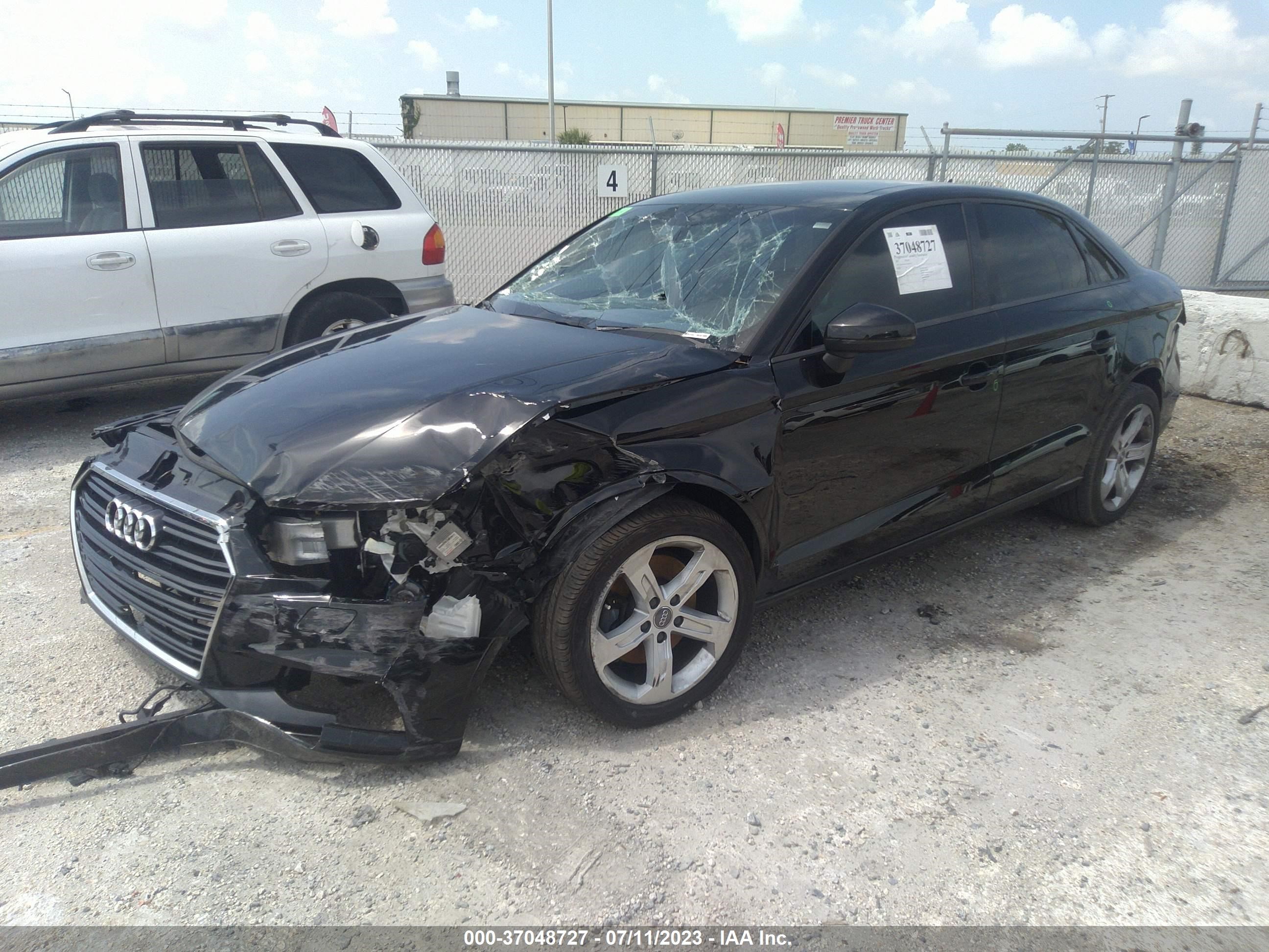 Photo 1 VIN: WAUAUGFF2H1047255 - AUDI A3 