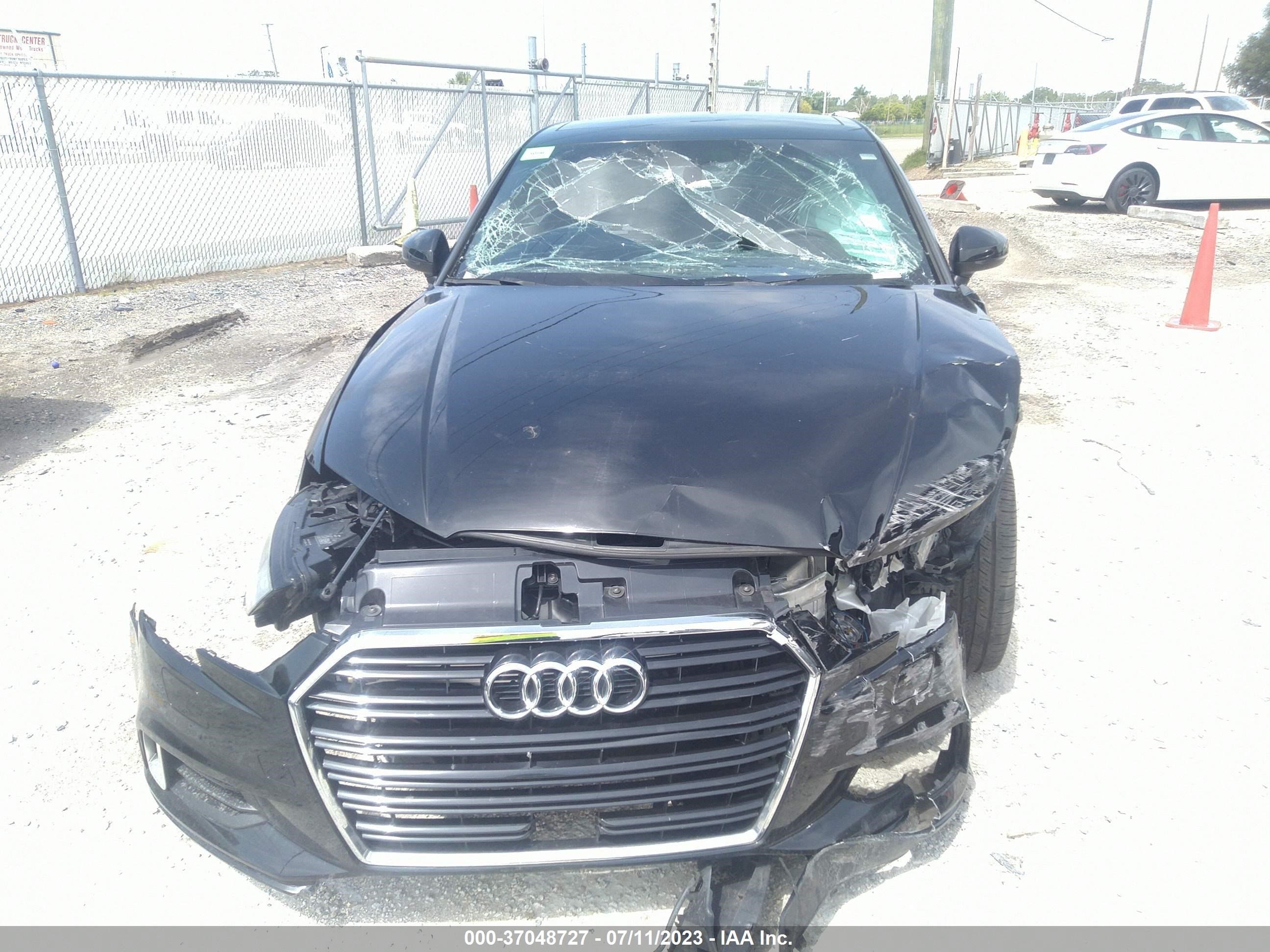 Photo 11 VIN: WAUAUGFF2H1047255 - AUDI A3 