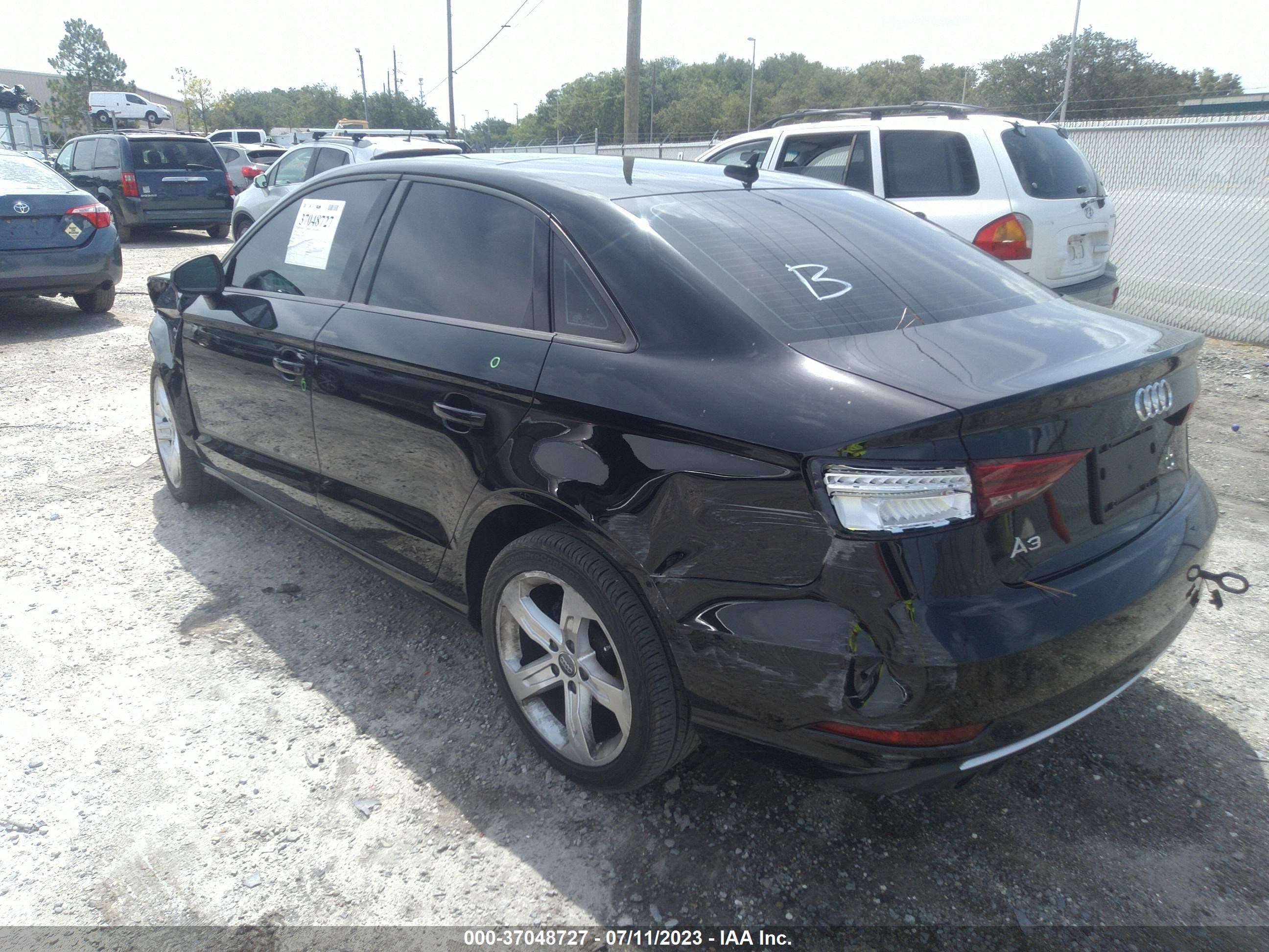 Photo 2 VIN: WAUAUGFF2H1047255 - AUDI A3 