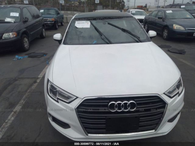 Photo 5 VIN: WAUAUGFF2J1029649 - AUDI A3 SEDAN 