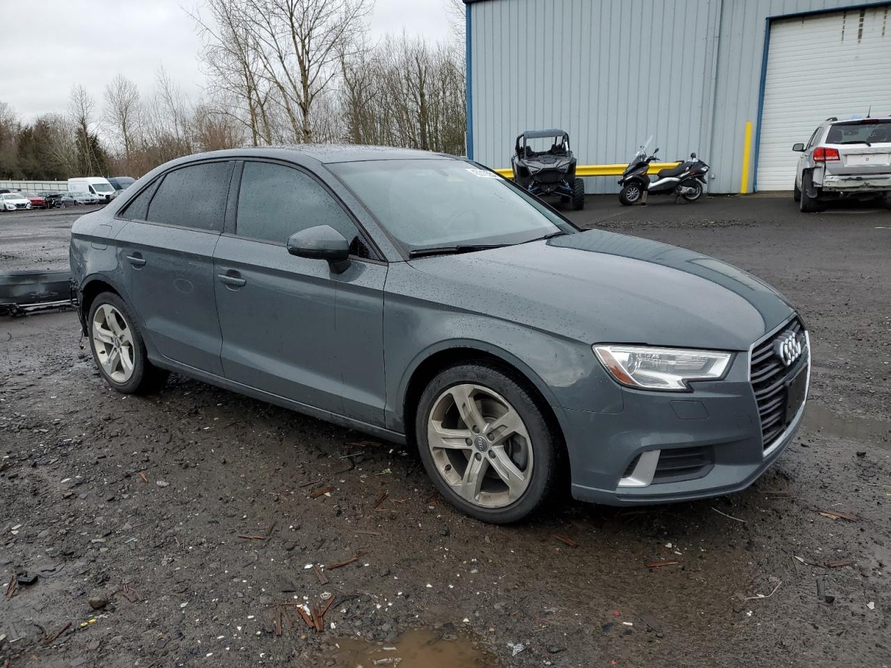 Photo 3 VIN: WAUAUGFF2J1040733 - AUDI A3 