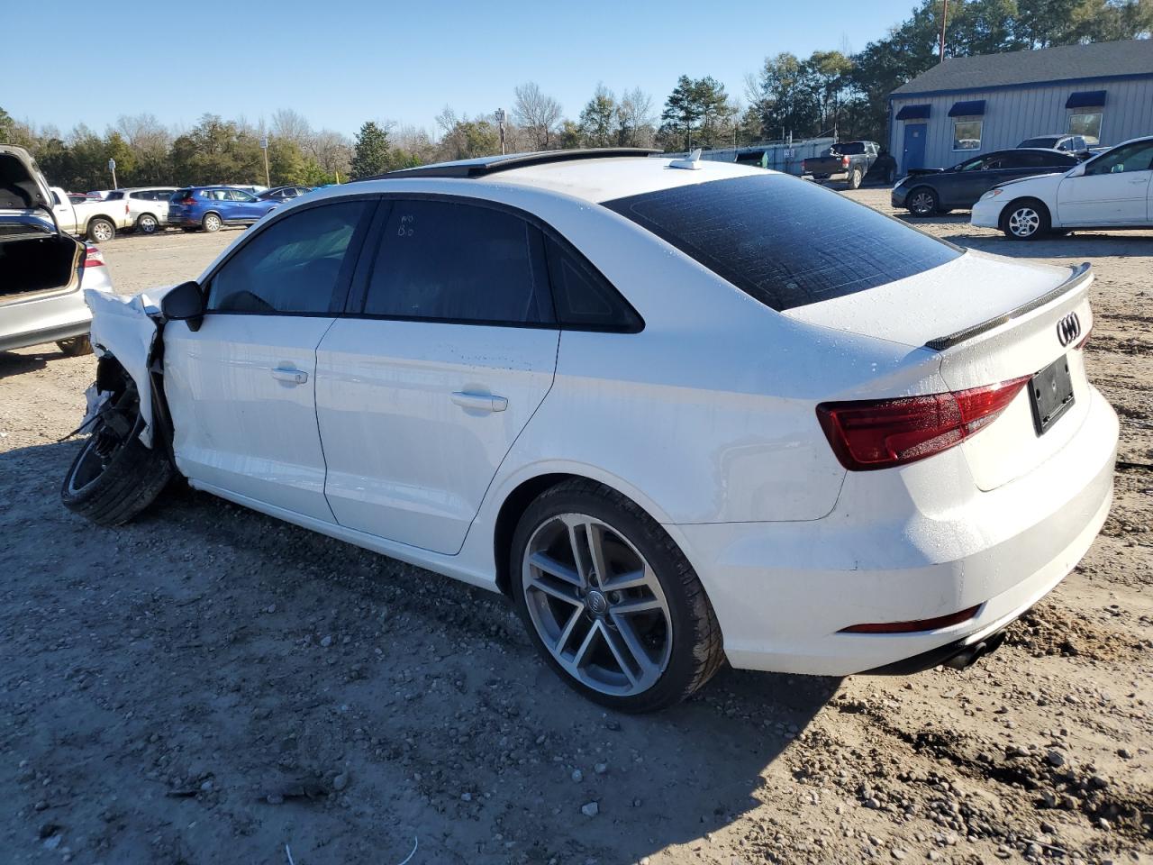 Photo 1 VIN: WAUAUGFF2J1044006 - AUDI A3 