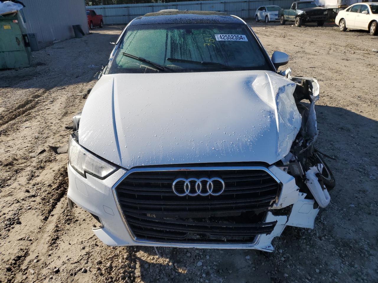 Photo 4 VIN: WAUAUGFF2J1044006 - AUDI A3 