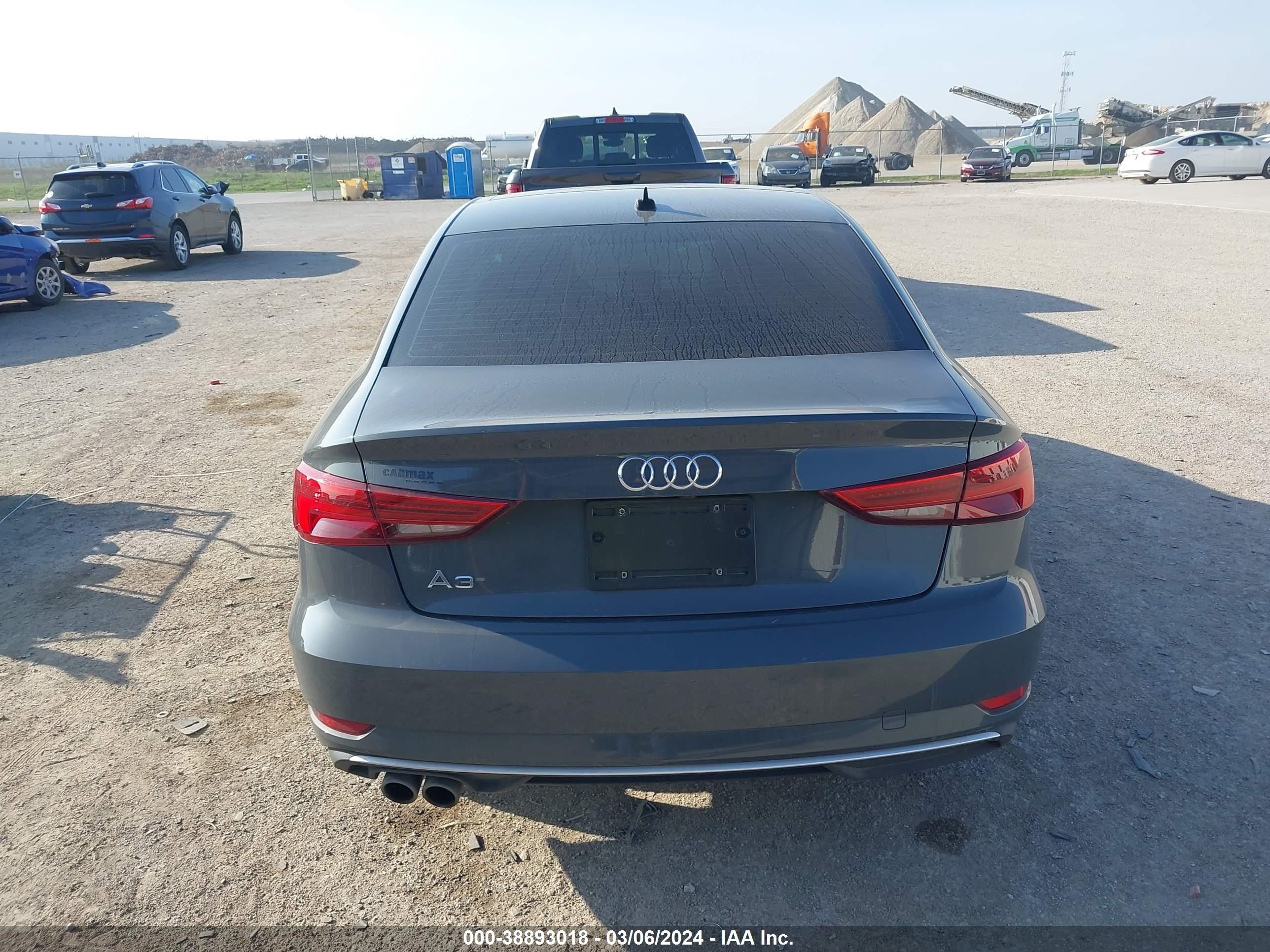 Photo 14 VIN: WAUAUGFF2KA098455 - AUDI A3 