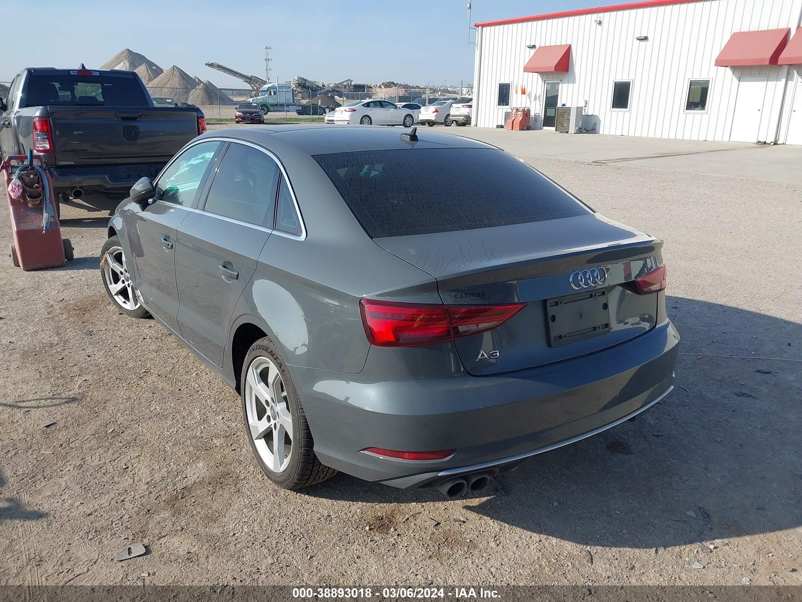 Photo 2 VIN: WAUAUGFF2KA098455 - AUDI A3 