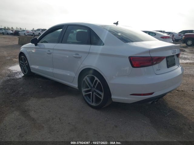 Photo 2 VIN: WAUAUGFF2KA120440 - AUDI A3 SEDAN 