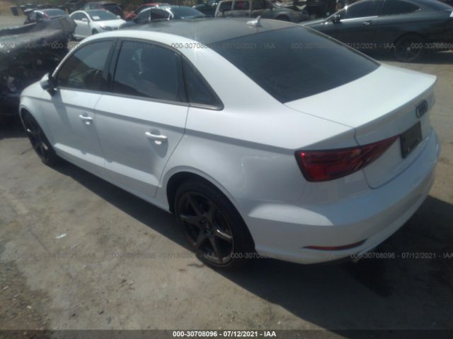 Photo 2 VIN: WAUAUGFF3J1005084 - AUDI A3 SEDAN 