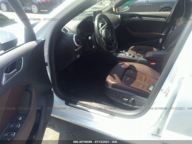 Photo 4 VIN: WAUAUGFF3J1005084 - AUDI A3 SEDAN 