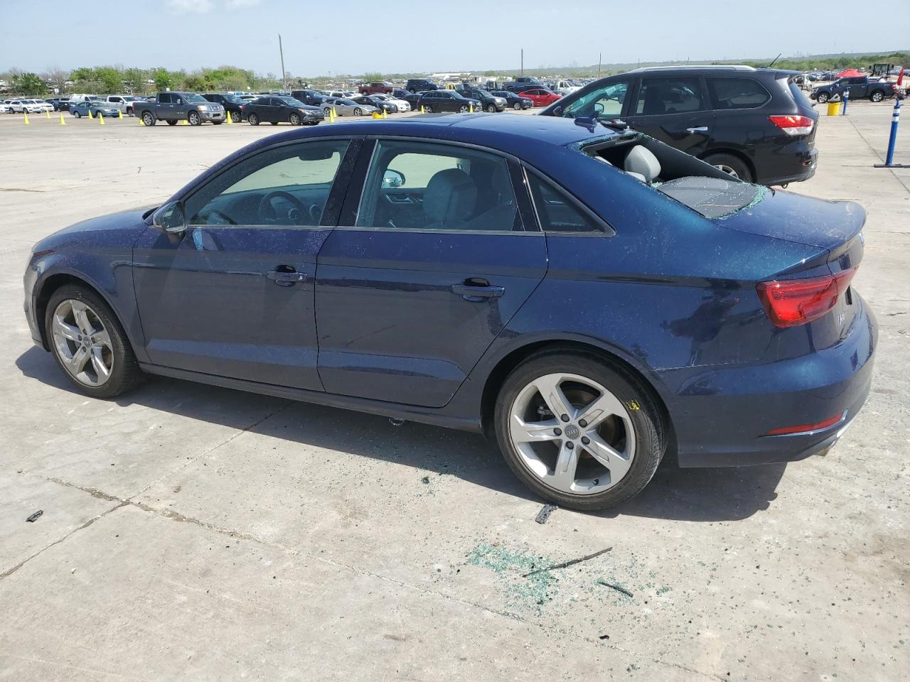 Photo 1 VIN: WAUAUGFF3J1041003 - AUDI A3 