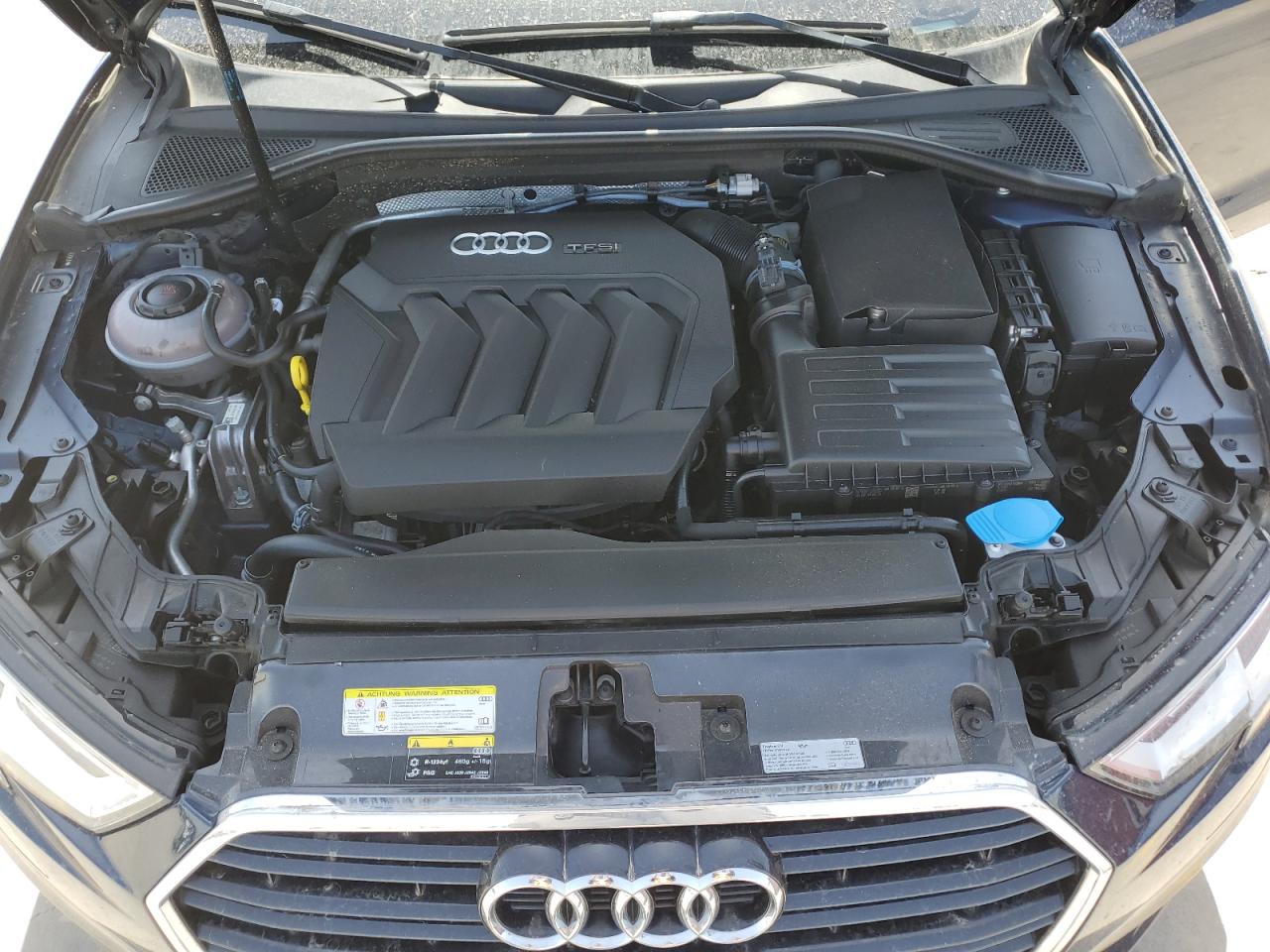 Photo 10 VIN: WAUAUGFF3J1041003 - AUDI A3 