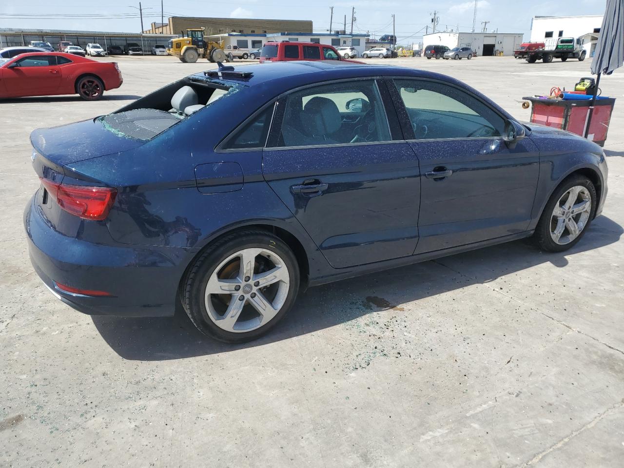 Photo 2 VIN: WAUAUGFF3J1041003 - AUDI A3 