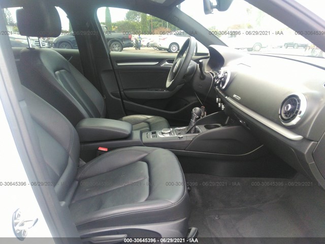 Photo 4 VIN: WAUAUGFF3J1072316 - AUDI A3 SEDAN 