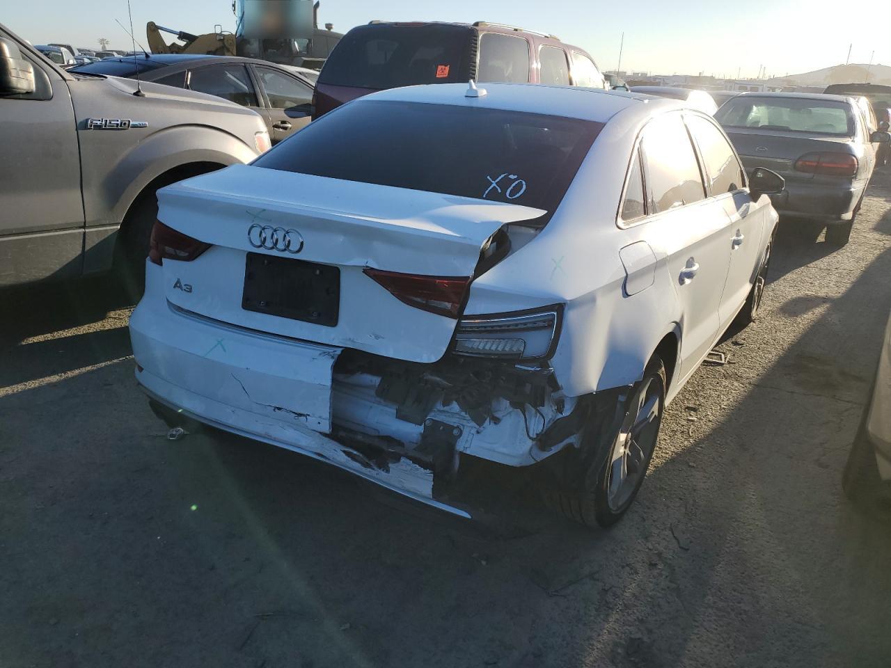 Photo 2 VIN: WAUAUGFF4H1039996 - AUDI A3 