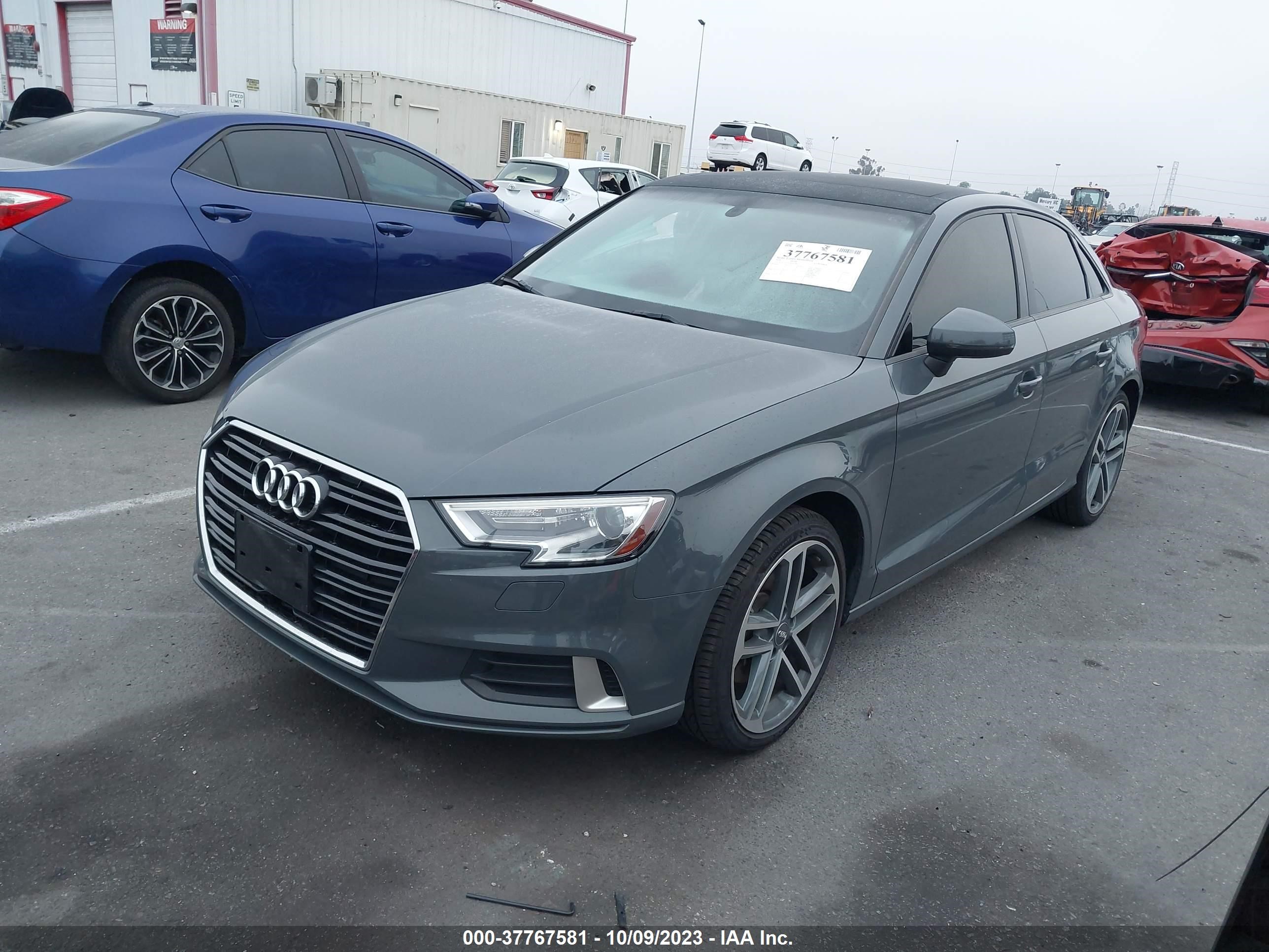 Photo 1 VIN: WAUAUGFF4J1018913 - AUDI A3 