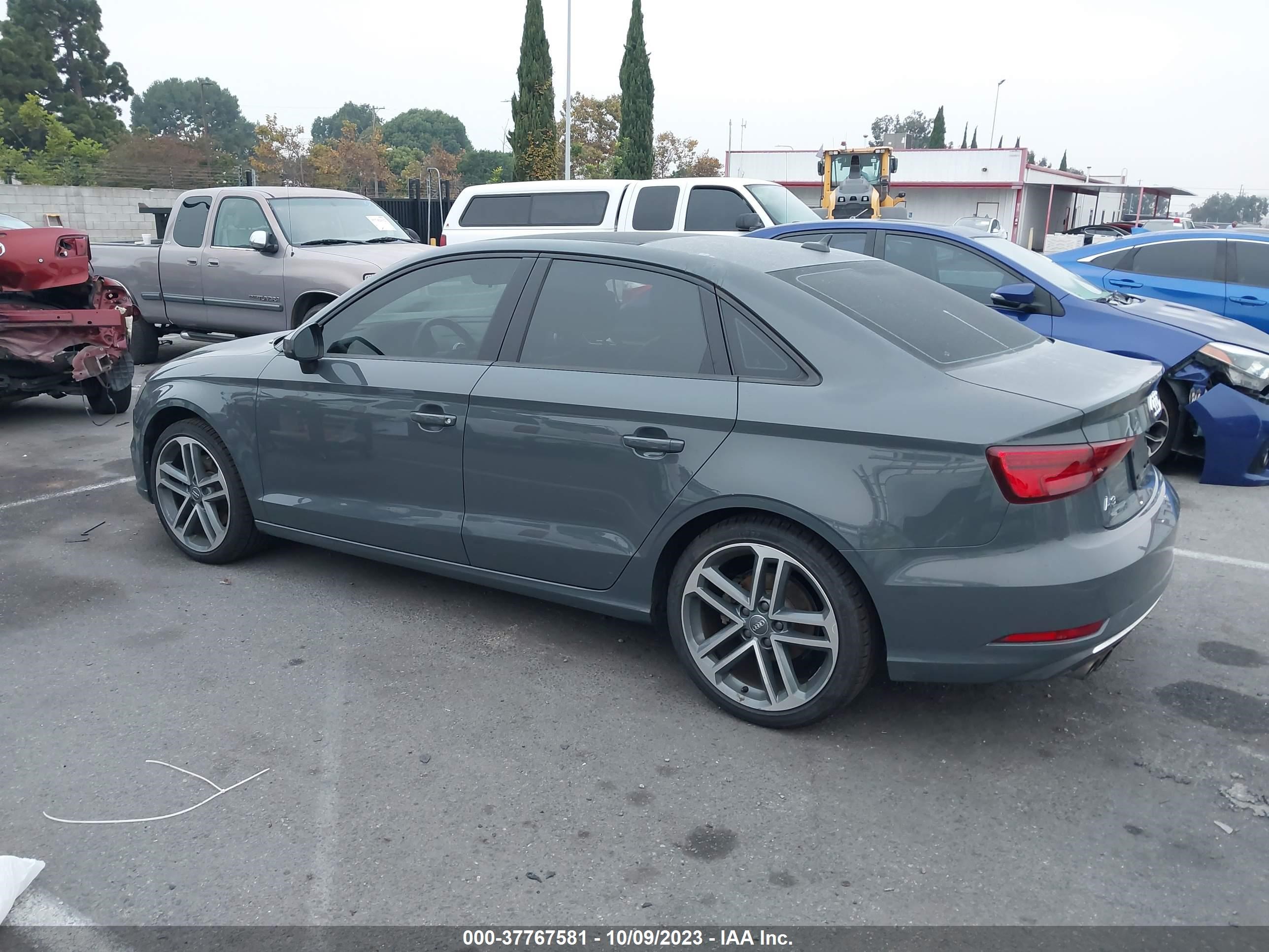 Photo 13 VIN: WAUAUGFF4J1018913 - AUDI A3 