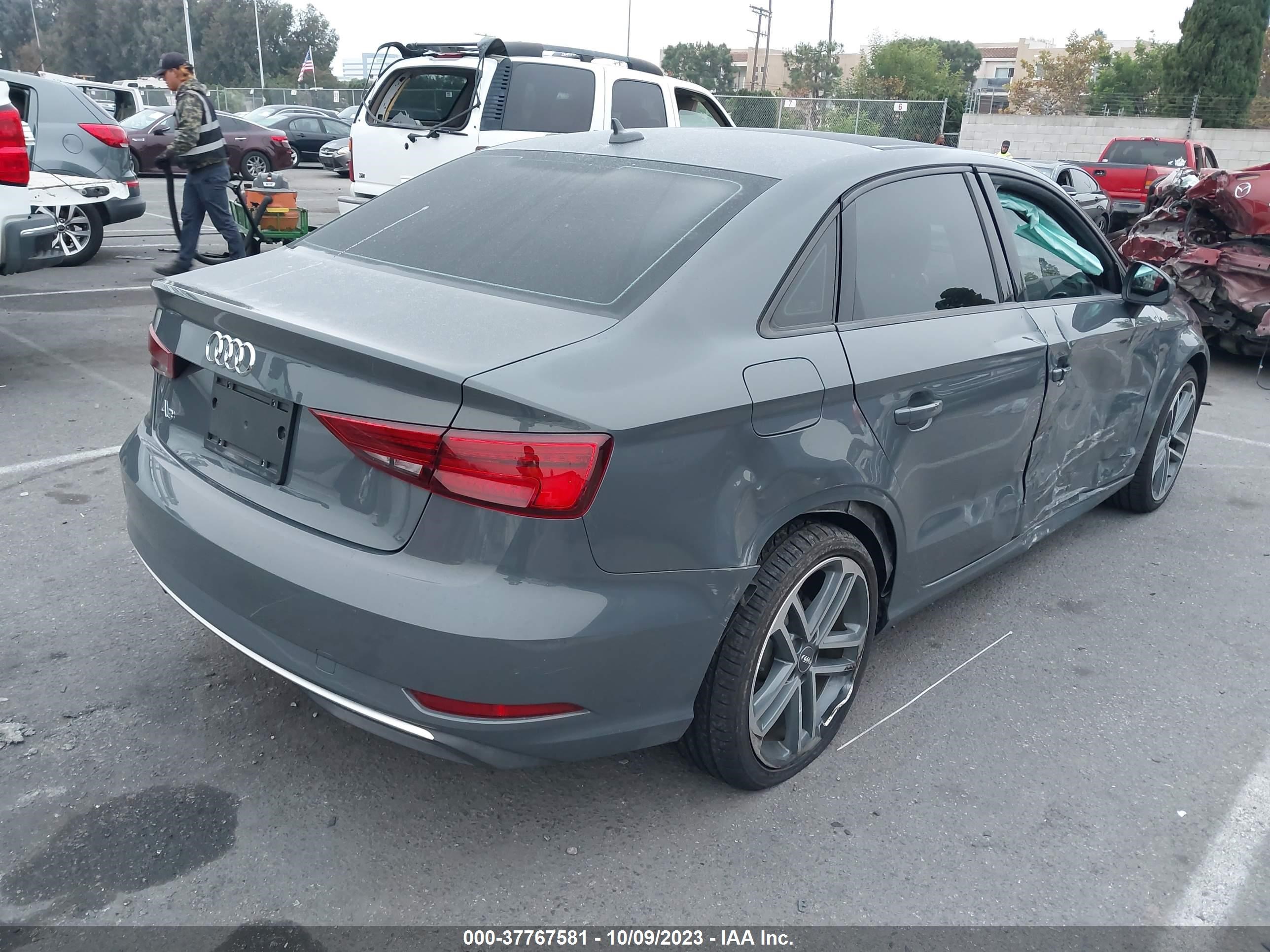 Photo 3 VIN: WAUAUGFF4J1018913 - AUDI A3 