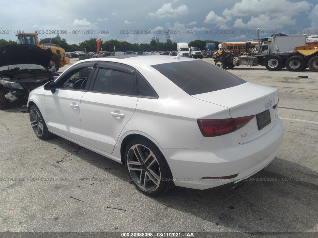 Photo 2 VIN: WAUAUGFF4J1038384 - AUDI A3 