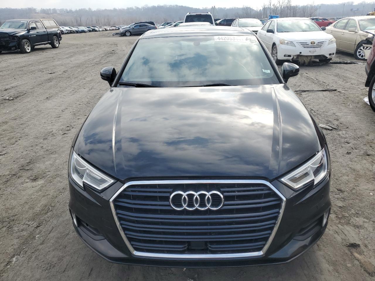 Photo 4 VIN: WAUAUGFF4J1063477 - AUDI A3 