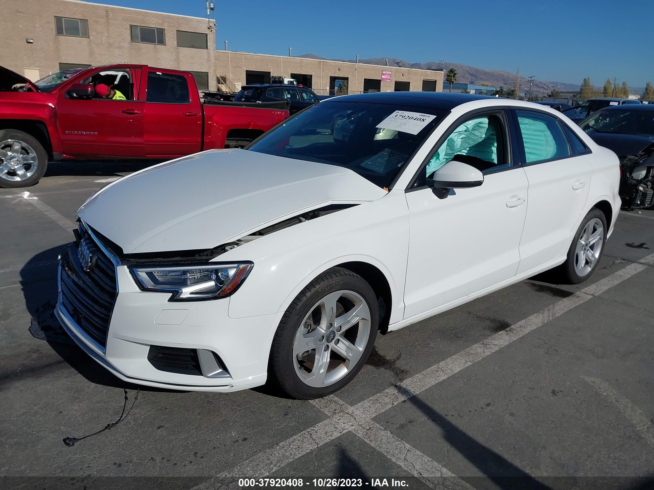 Photo 1 VIN: WAUAUGFF5H1039893 - AUDI A3 