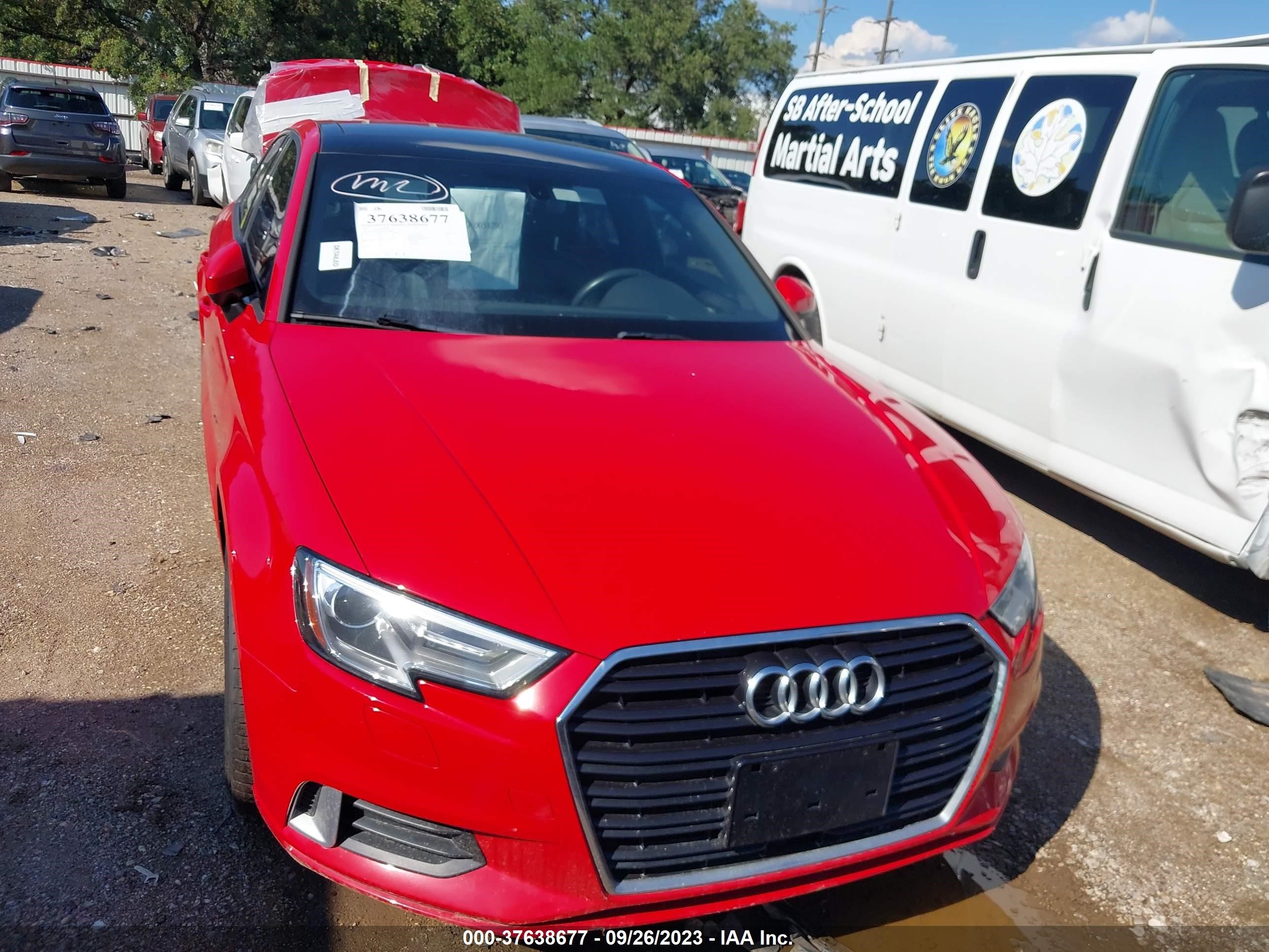 Photo 11 VIN: WAUAUGFF5H1049842 - AUDI A3 