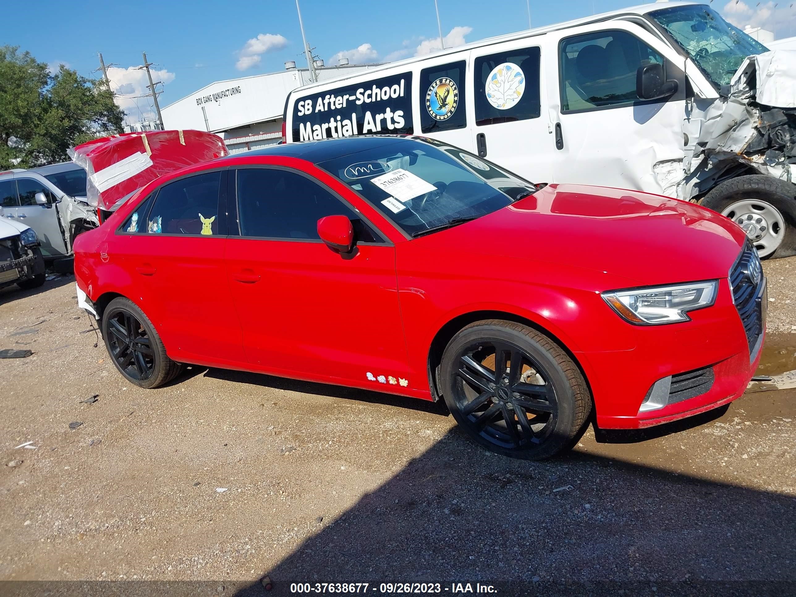 Photo 12 VIN: WAUAUGFF5H1049842 - AUDI A3 