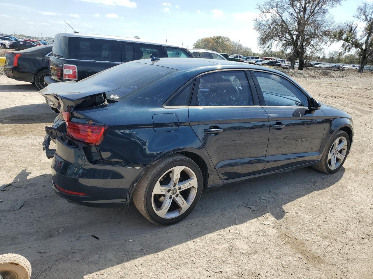 Photo 2 VIN: WAUAUGFF5J1004485 - AUDI A3 