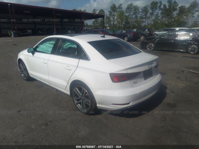 Photo 2 VIN: WAUAUGFF5KA066258 - AUDI A3 SEDAN 