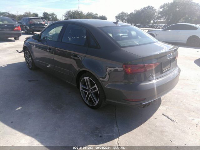 Photo 2 VIN: WAUAUGFF6H1073485 - AUDI A3 SEDAN 