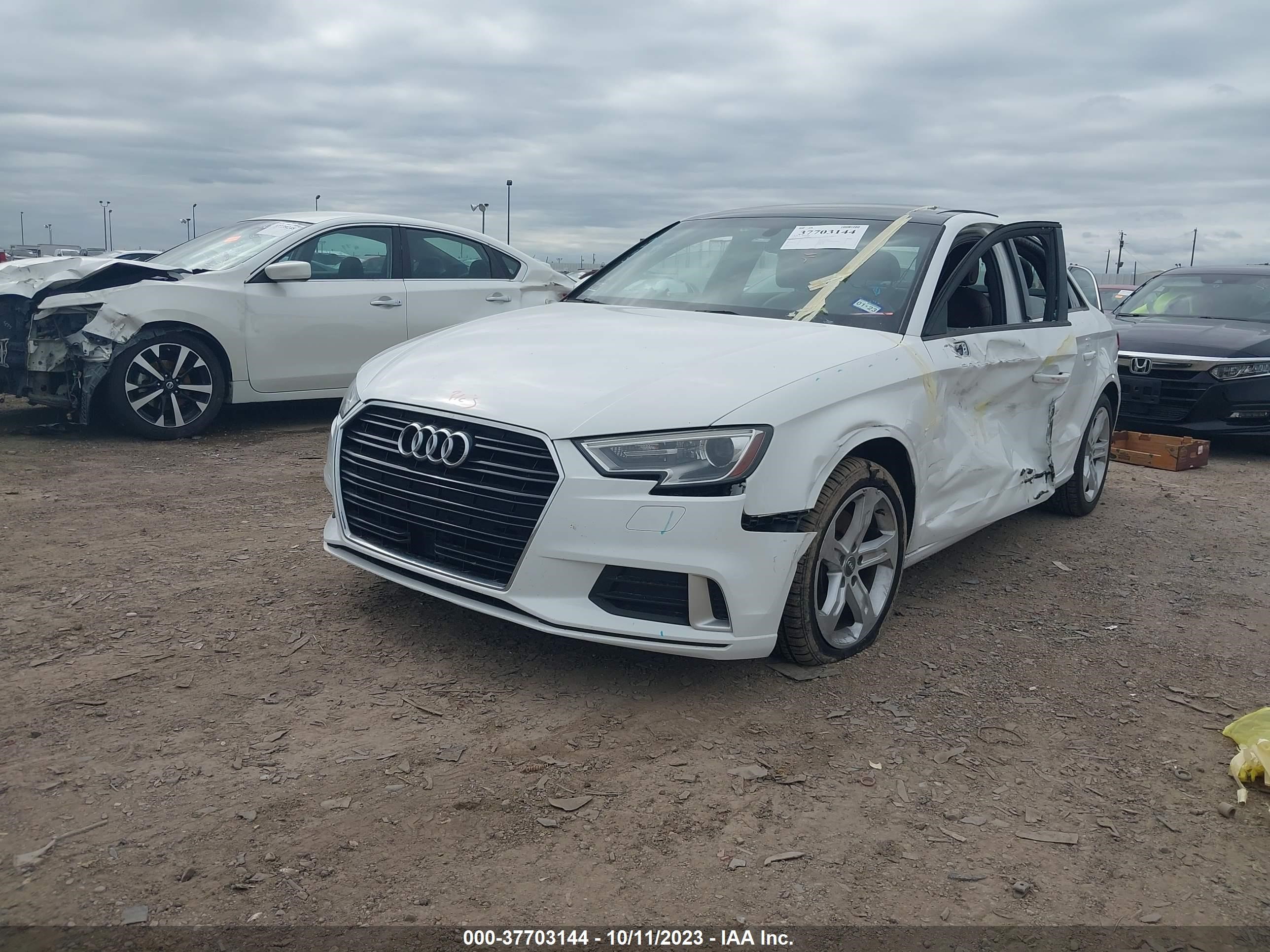 Photo 1 VIN: WAUAUGFF6J1033249 - AUDI A3 