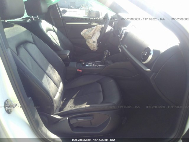 Photo 4 VIN: WAUAUGFF7H1053424 - AUDI A3 SEDAN 